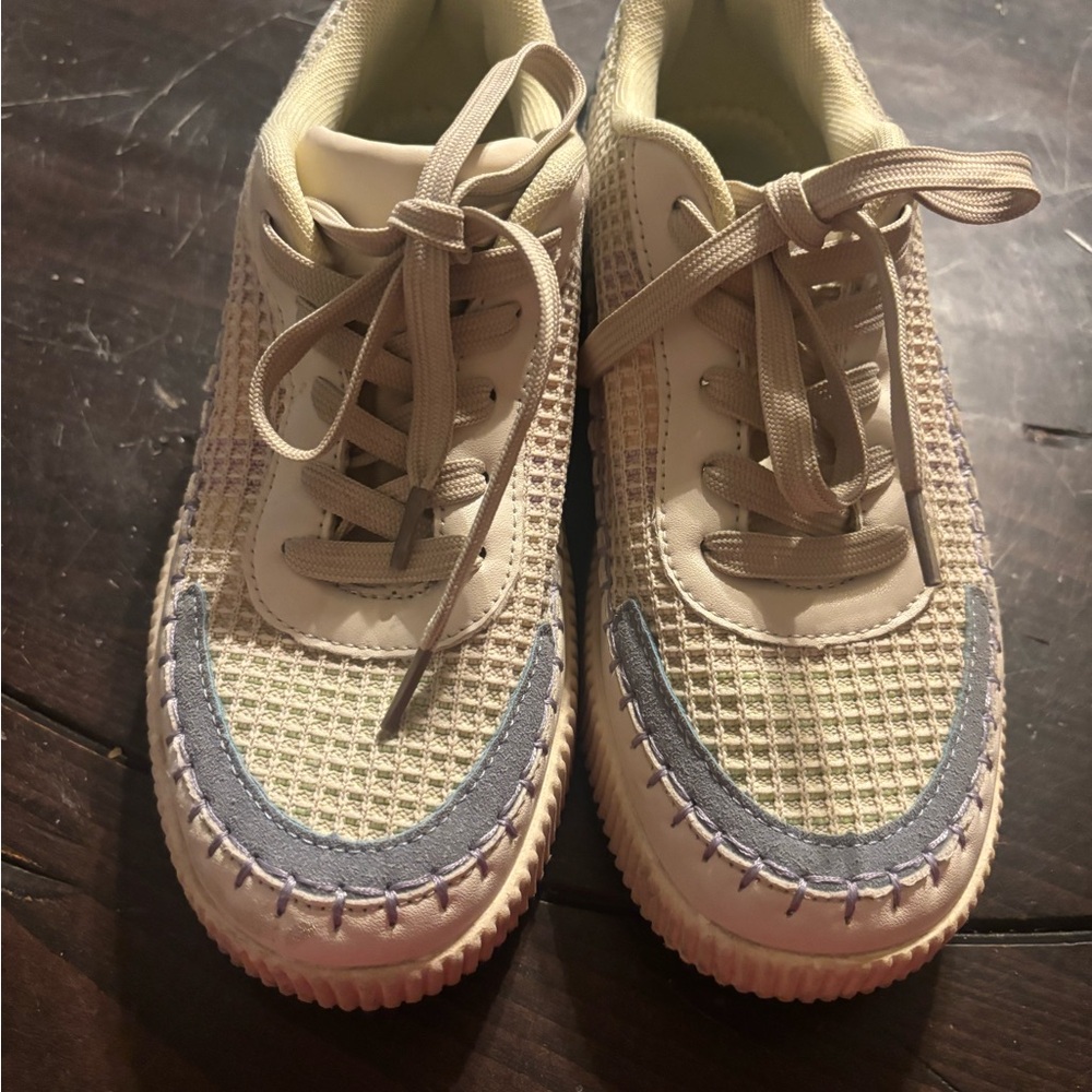 Nicole Miller Cream and Gray Sneakers